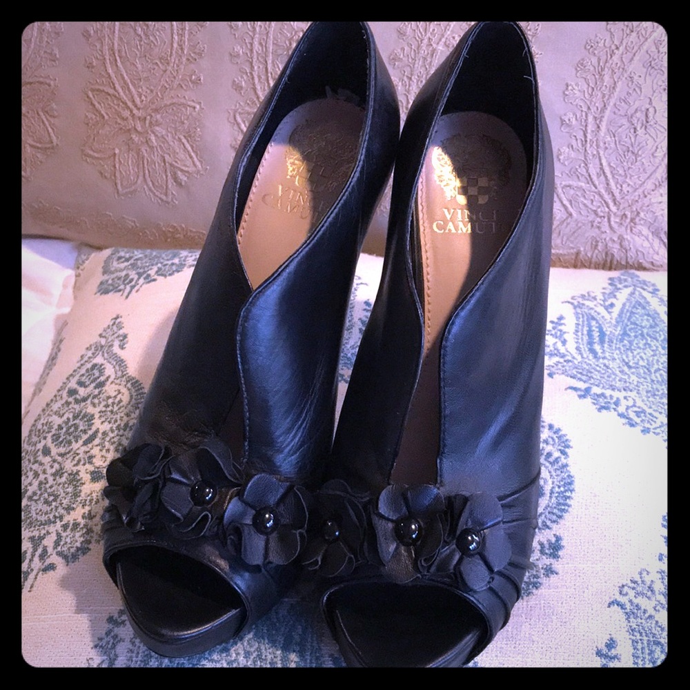 Black dressy heels! Great condition